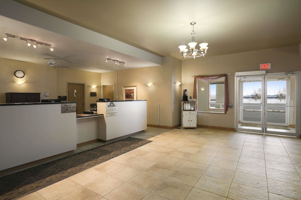 Days Inn by Wyndham Moose Jaw 4/18
