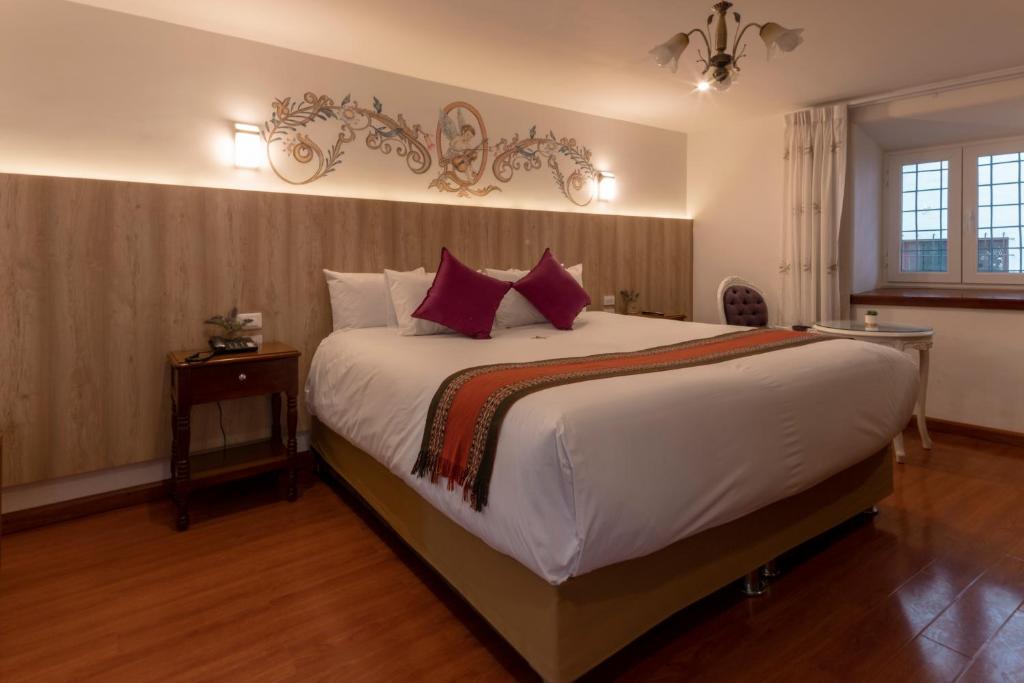 جناح، Hotel Rojas 2/4