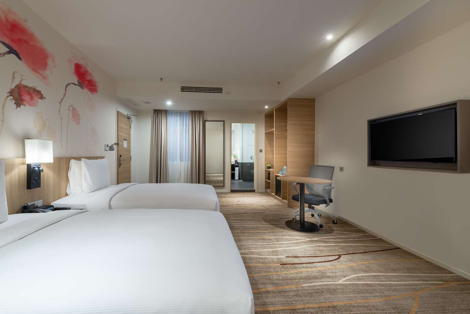 Room, Twin Beds, Twin Towers View