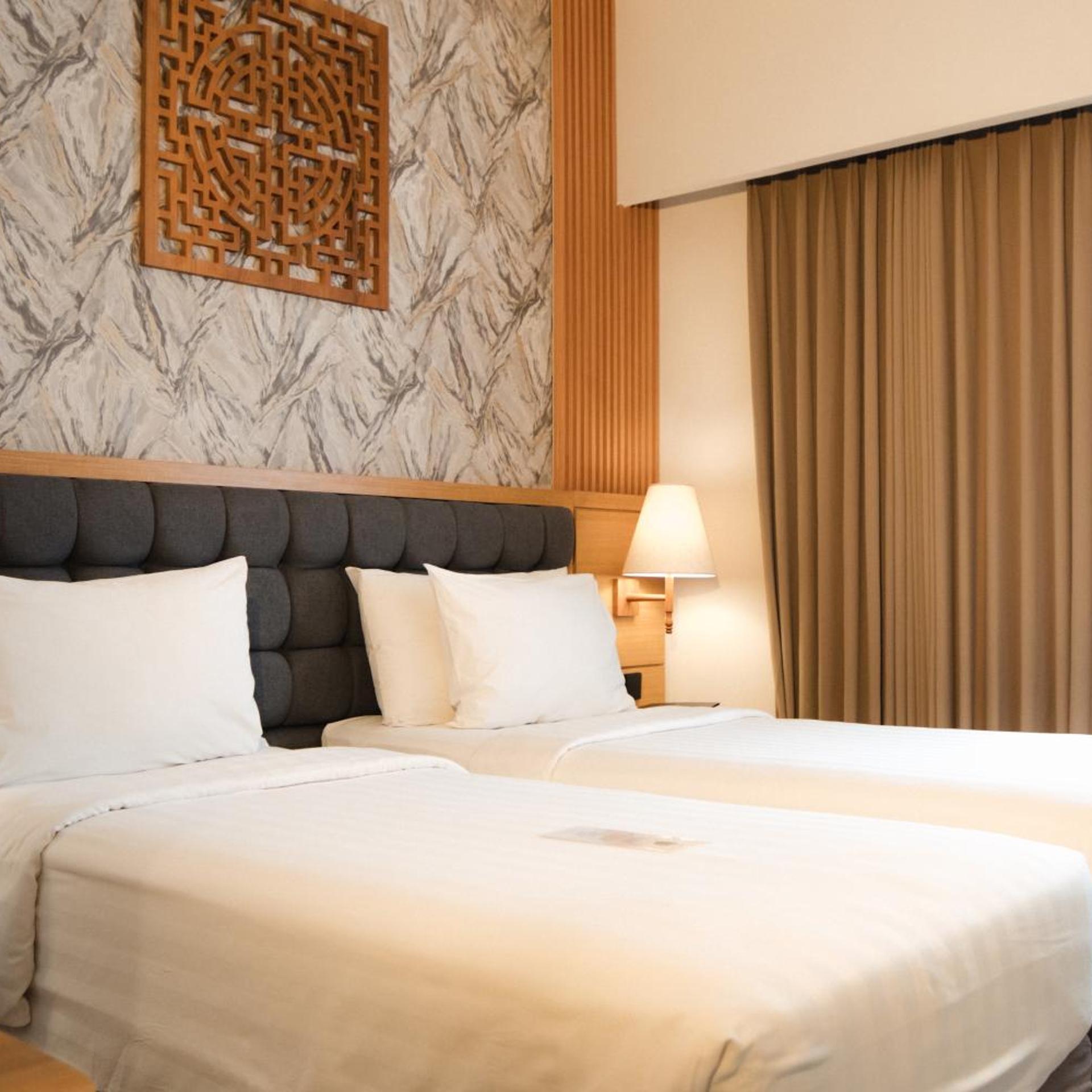 Super, Deluxe, King Bed