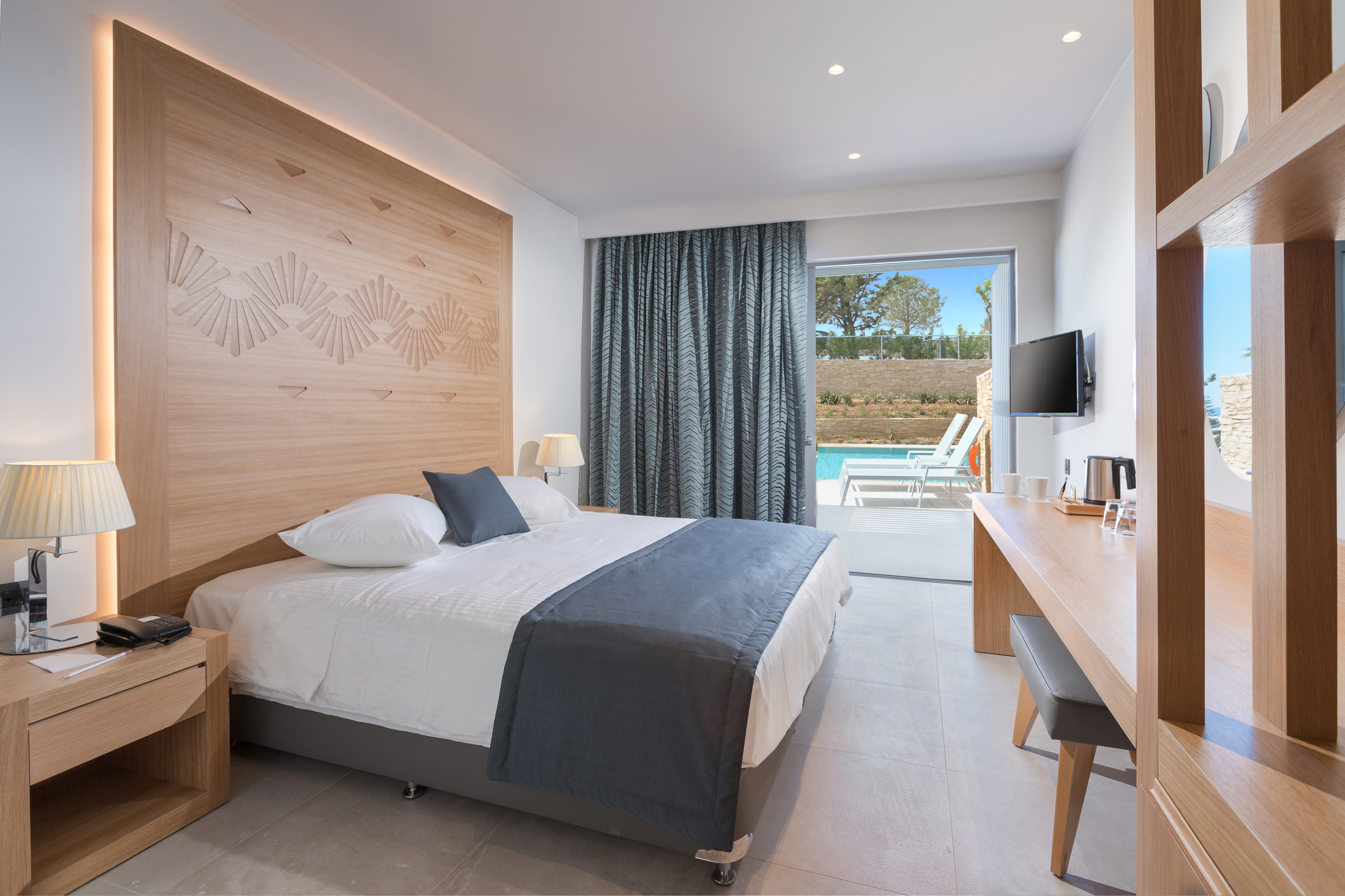 Room, Double or Twin Bed, Garden View, Shared Pool