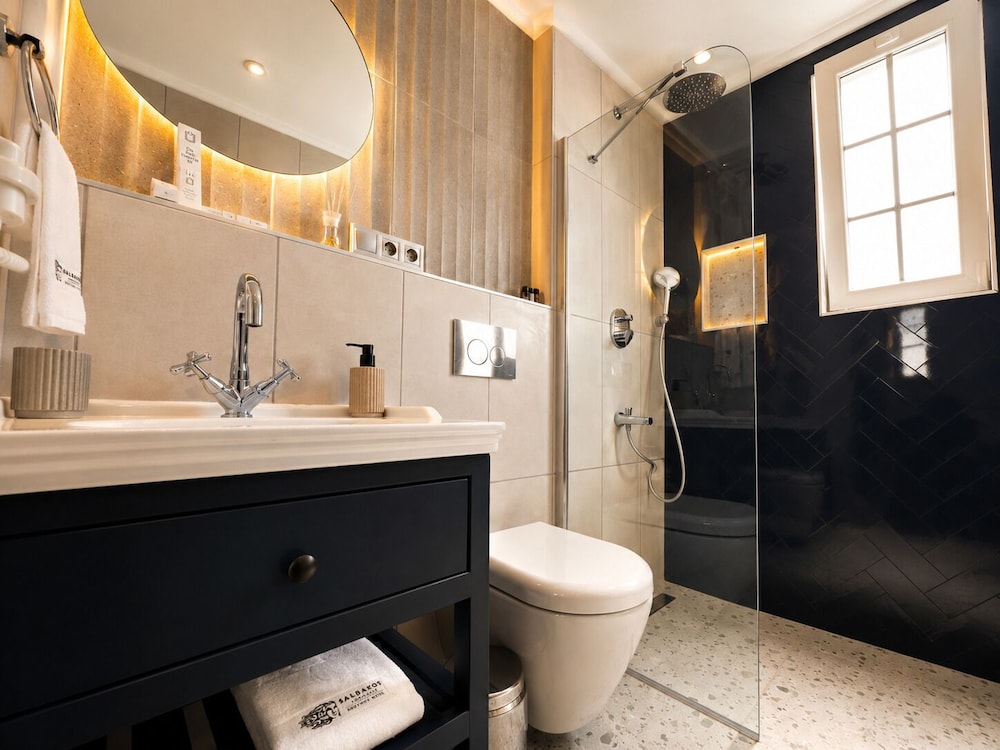 Salbakos Herakleia Boutique Hotel 43/47