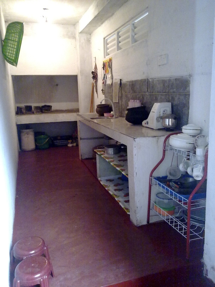 White Villa 18/41