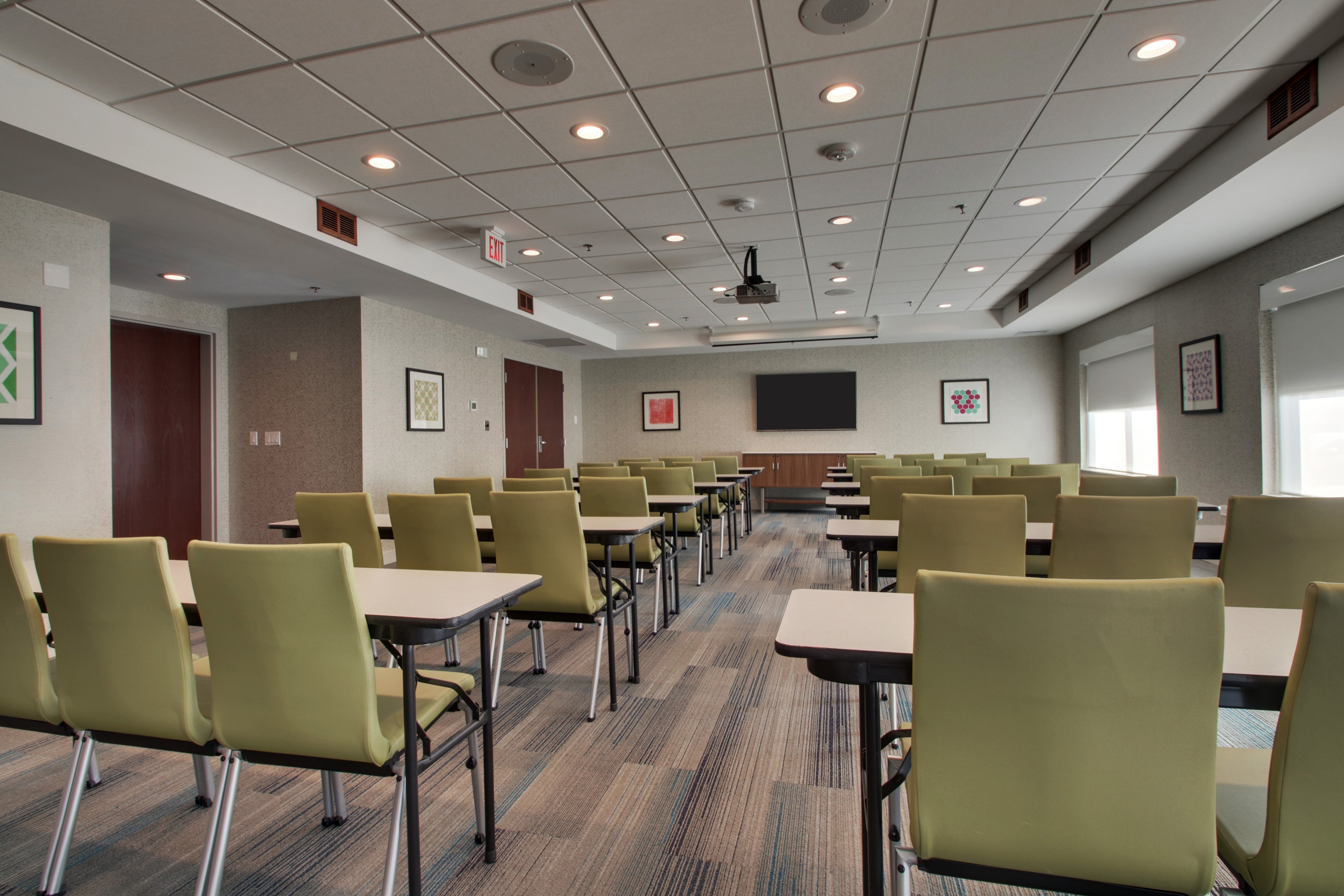 Holiday Inn Express & Suites AURORA NAPERVILLE 39/41
