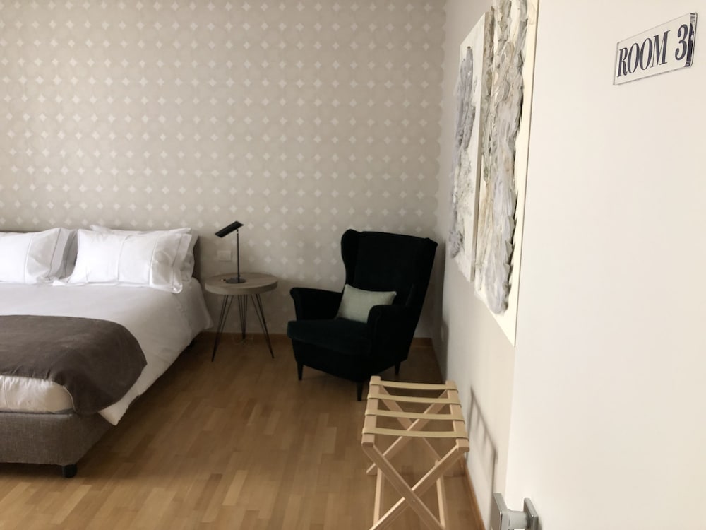 200 Rooms And Terrace 21/54