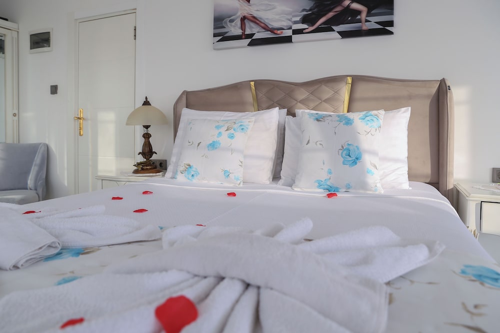 1 BEDROOM, LUXURY, STUDIO, SUITE, SEA VIEW