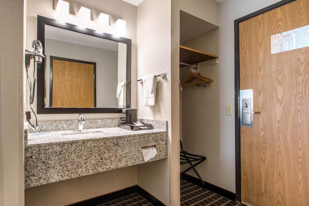 Sleep Inn & Suites Madison West 15/31