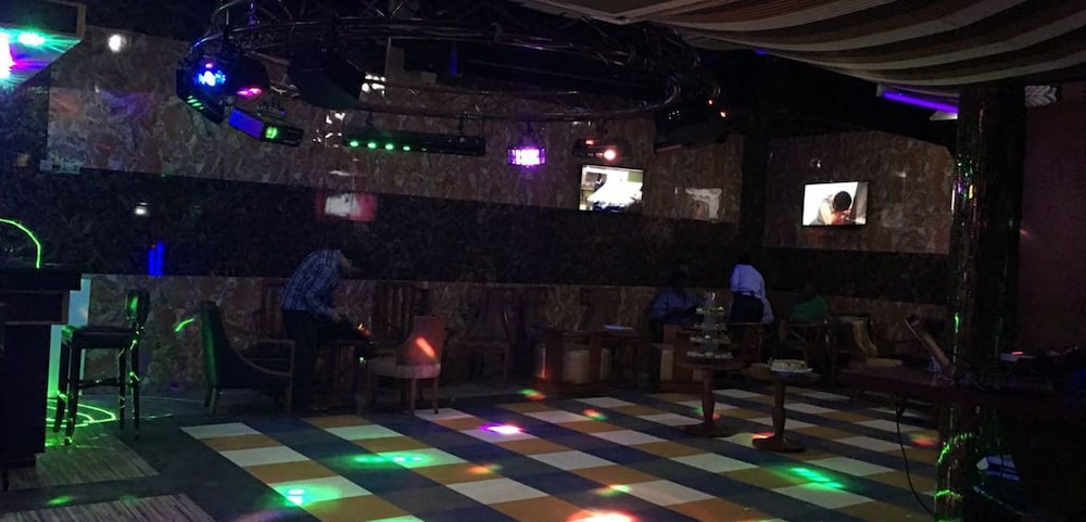 Zimbo Golden Hotel 32/37