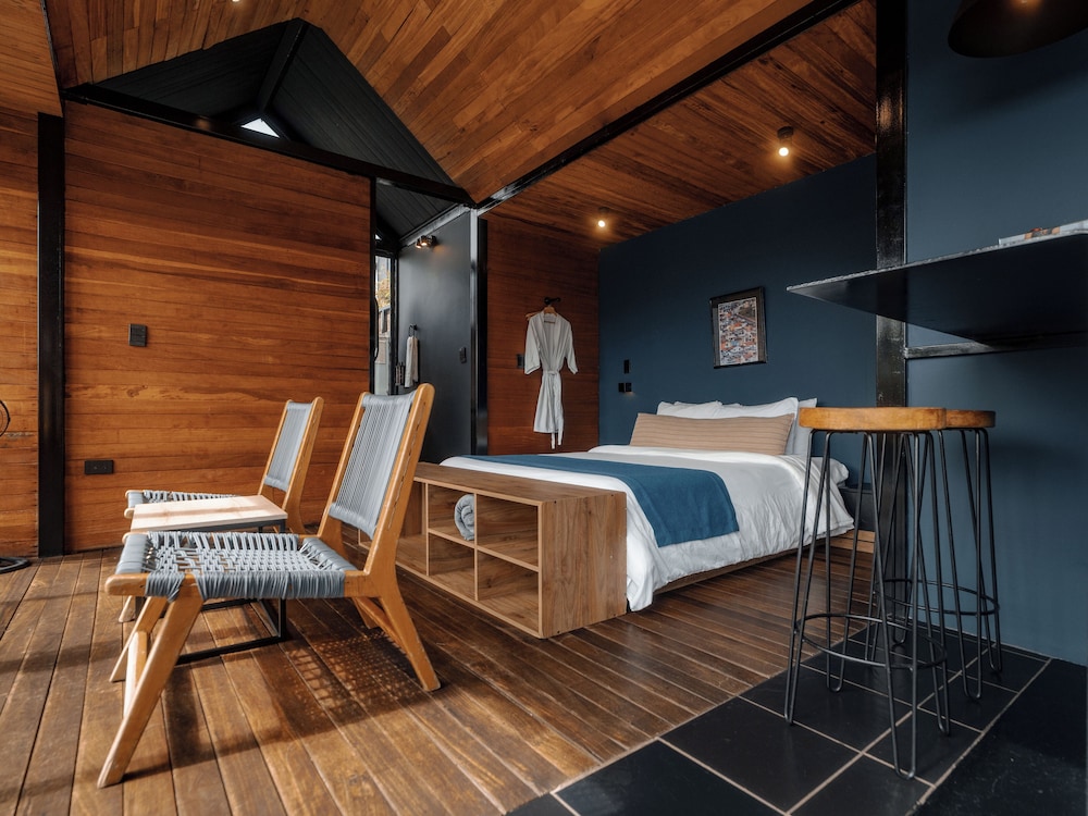 The Boato Hotel 12/46