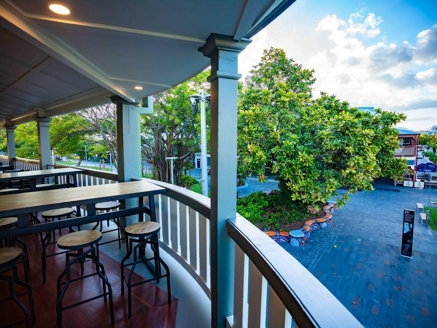 Hides Hotel Cairns 30/39