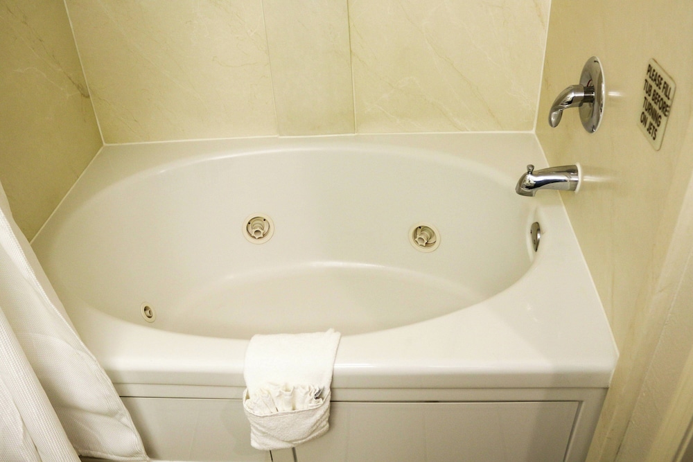 Fairfield Inn Suites By Marriott Oakland Hayward 47/48