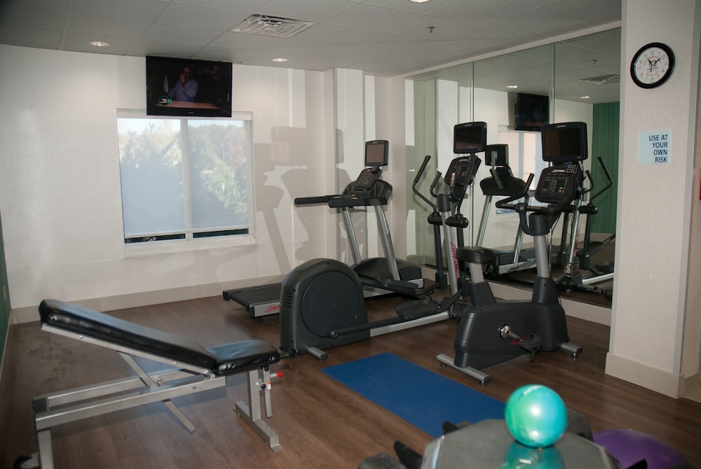 HOLIDAY INN EXPRESS HOTEL SUITES ATHENS 45/61