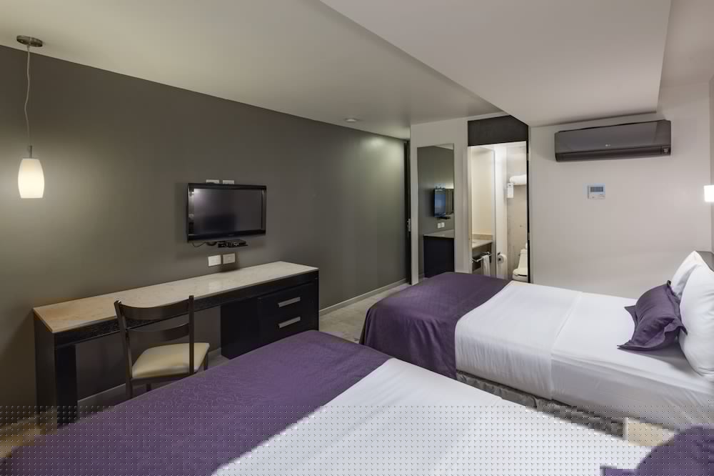 Hotel Senorial 16/56