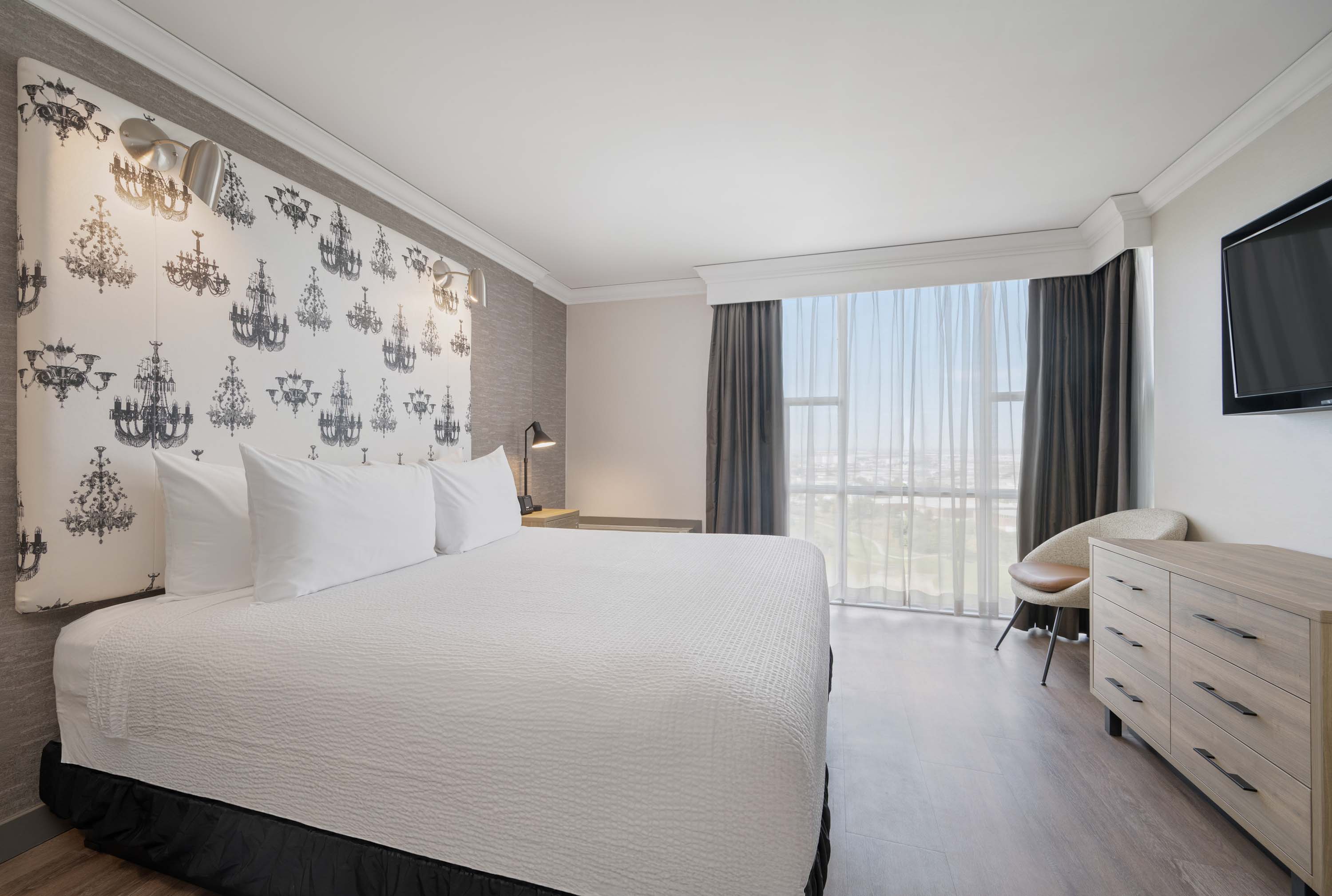 Grand Penthouse Jacuzzi Suite, 1 King, Sofa Bed, Kitchen