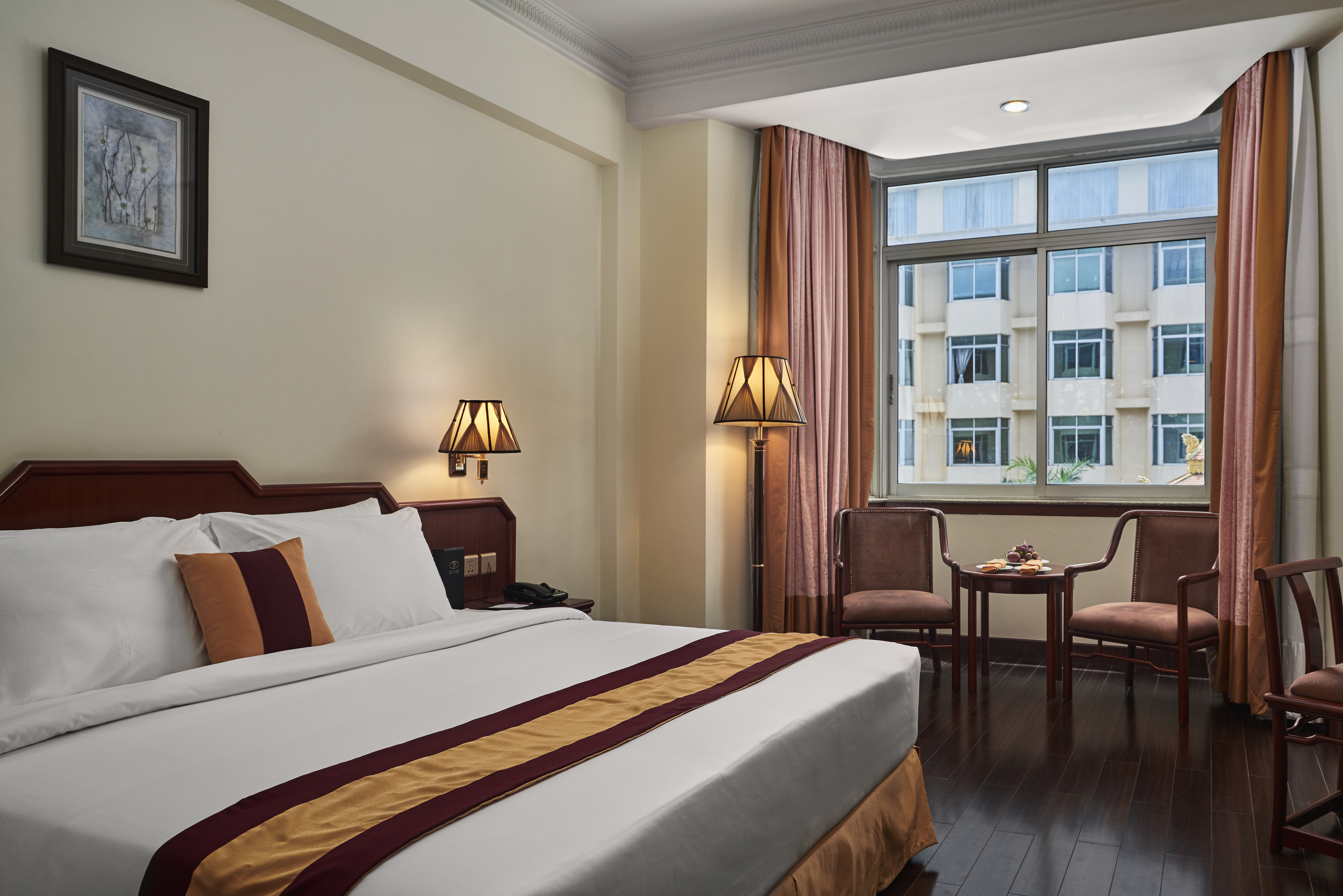 Phnom Penh Hotel 18/75