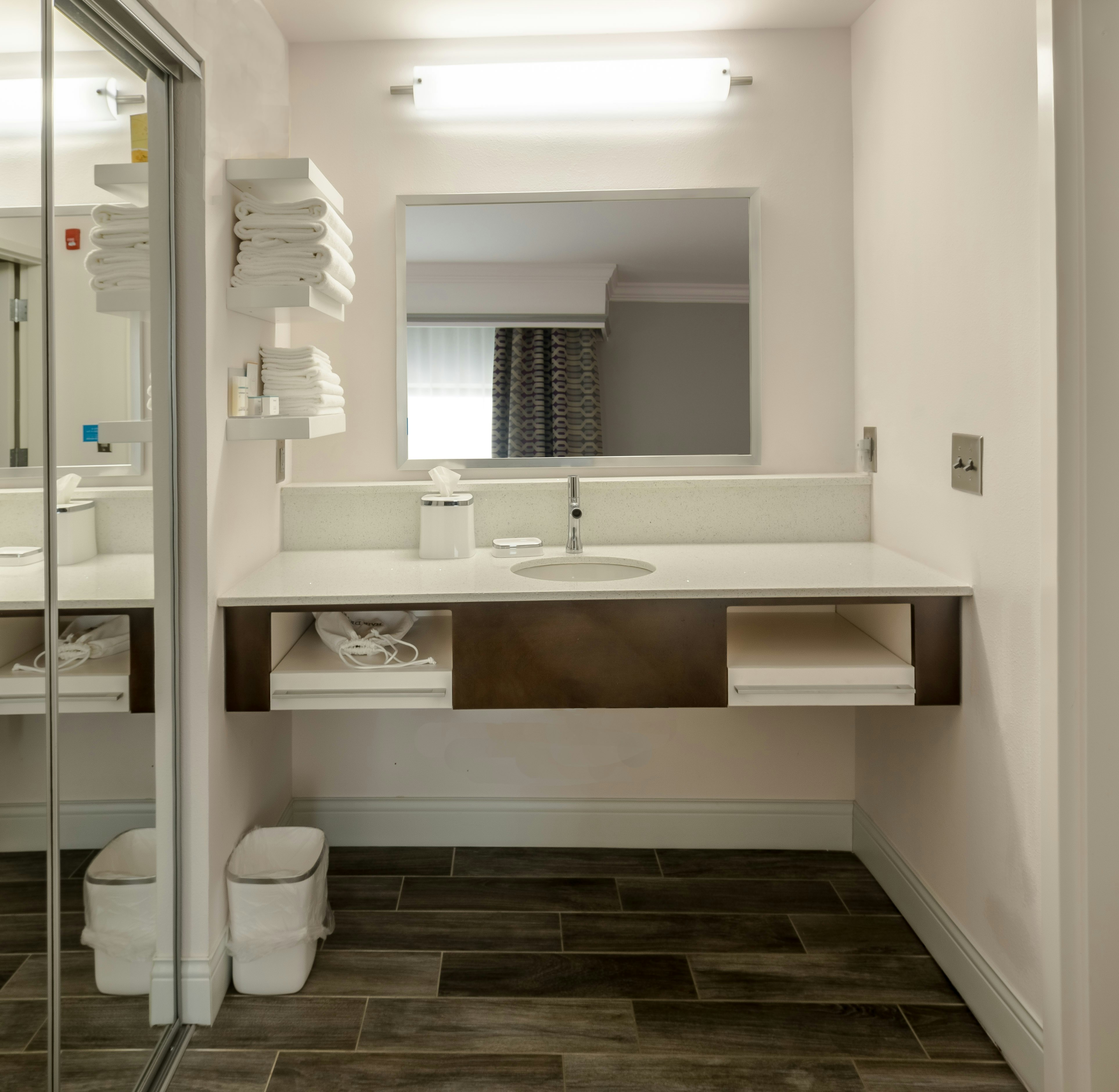 Hampton Inn Suites Dublin 50/50