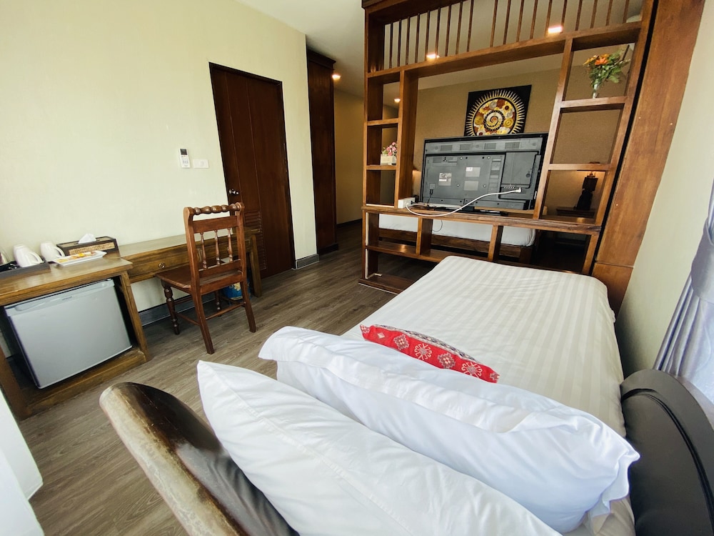 C Hotel Boutique And Comfort 25/40