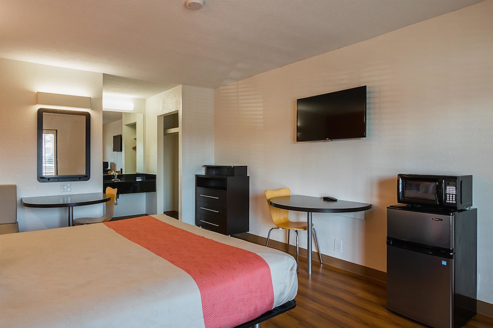 Motel6 Savannah, GA - Midtown 18/44