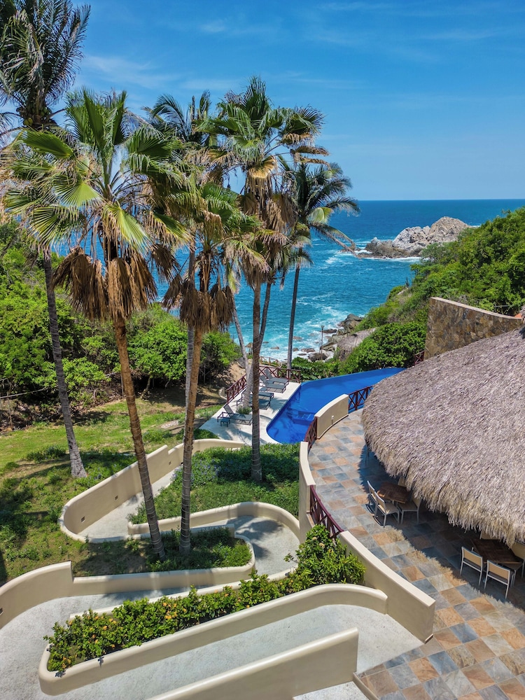 Villas Coral Huatulco 58/67