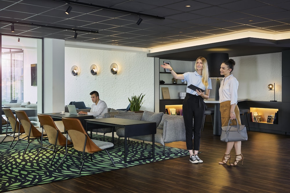 NOVOTEL MASSY PALAISEAU 58/80