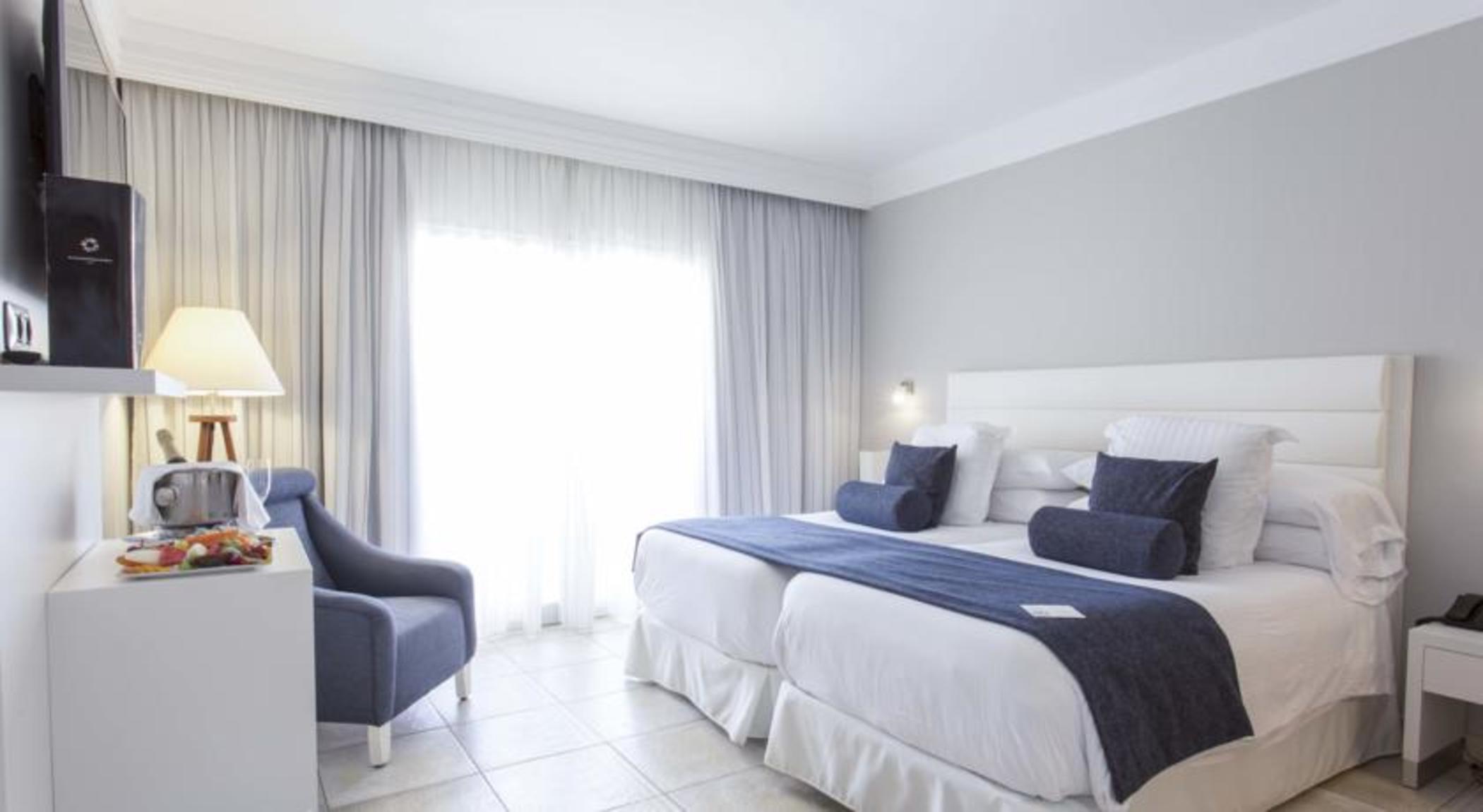 Suite, Lateral Side Sea View