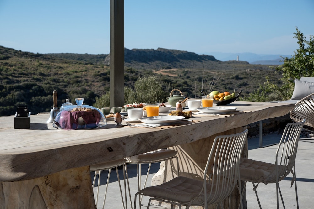 Hidden Retreats Kythera 32/50