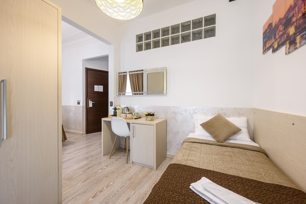 Cola Di Rienzo Suite 26/50