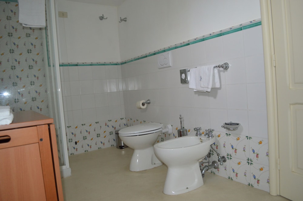 Superior, Cottage, 1 Double and 1 Single Bed