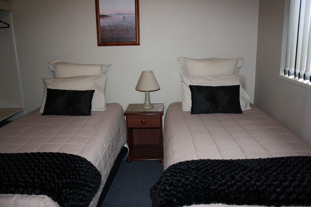 Ashbury Park Motel 6/27