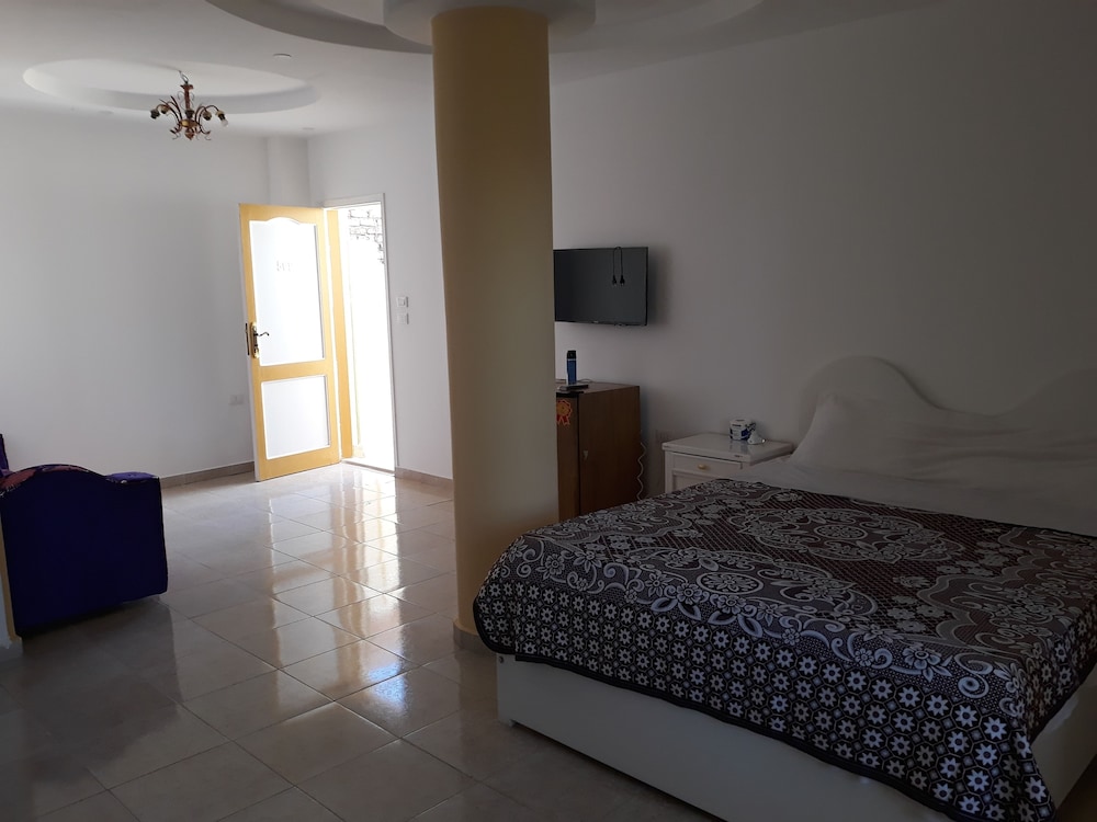 ROOM, TRIPLE, RIVER VIEW