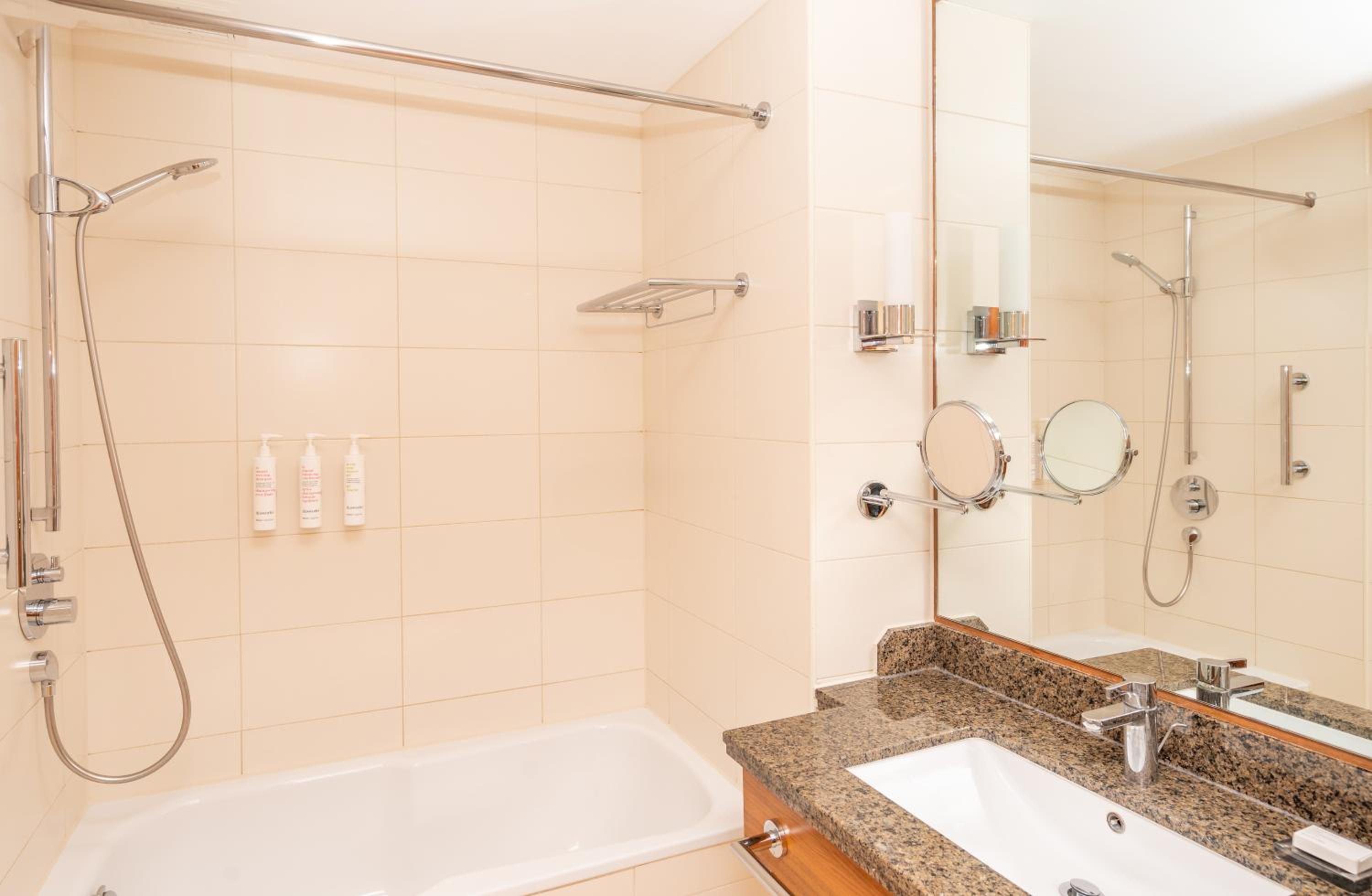 Standard, Urban View، Radisson RED London Twickenham 4/4