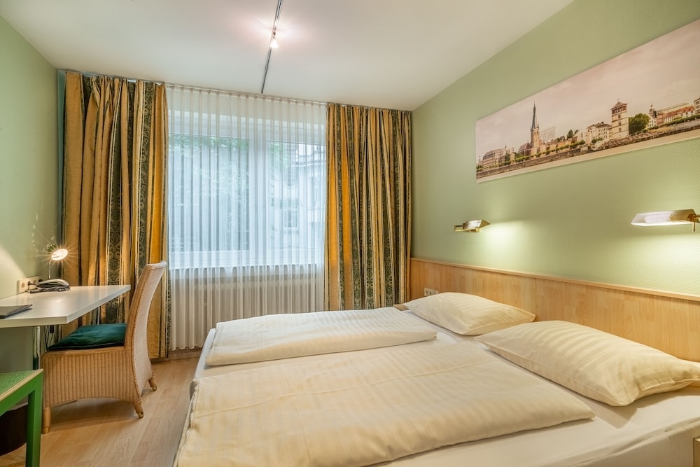 Hotel Arosa (Hotel Arosa Dusseldorf Oberkassel) 5/34