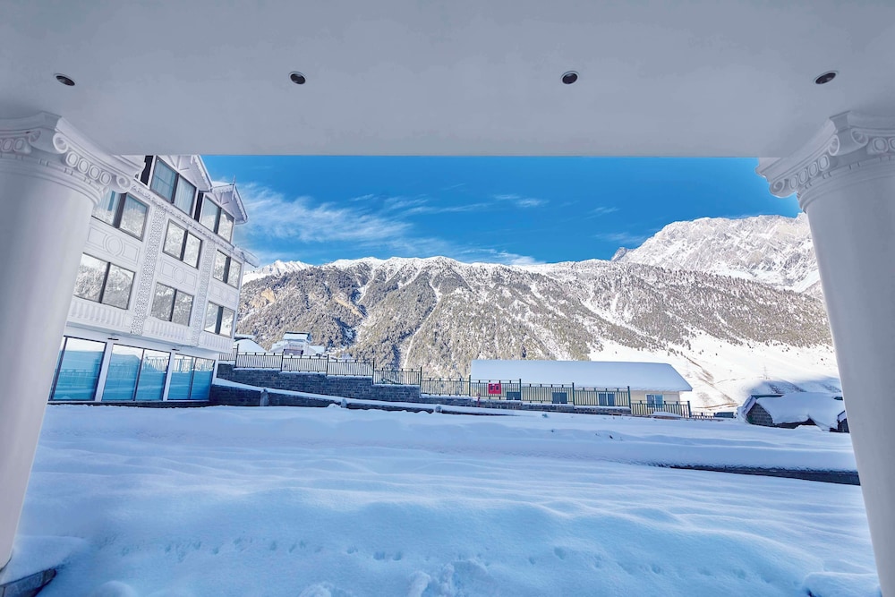 Radisson Sonamarg 32/36