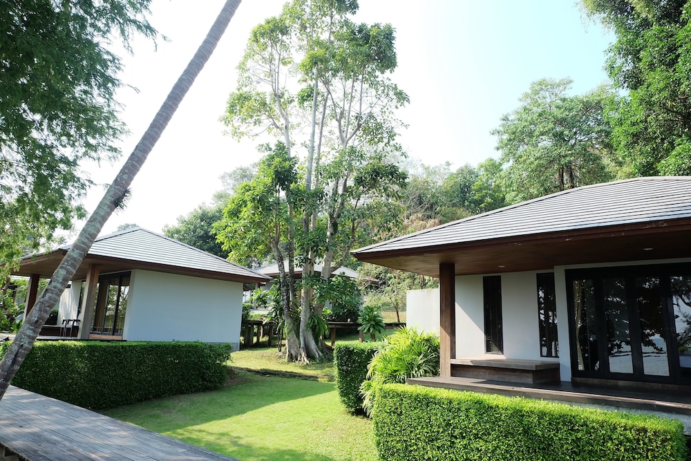 Plub Pla Koh Mak Retreat 3/68