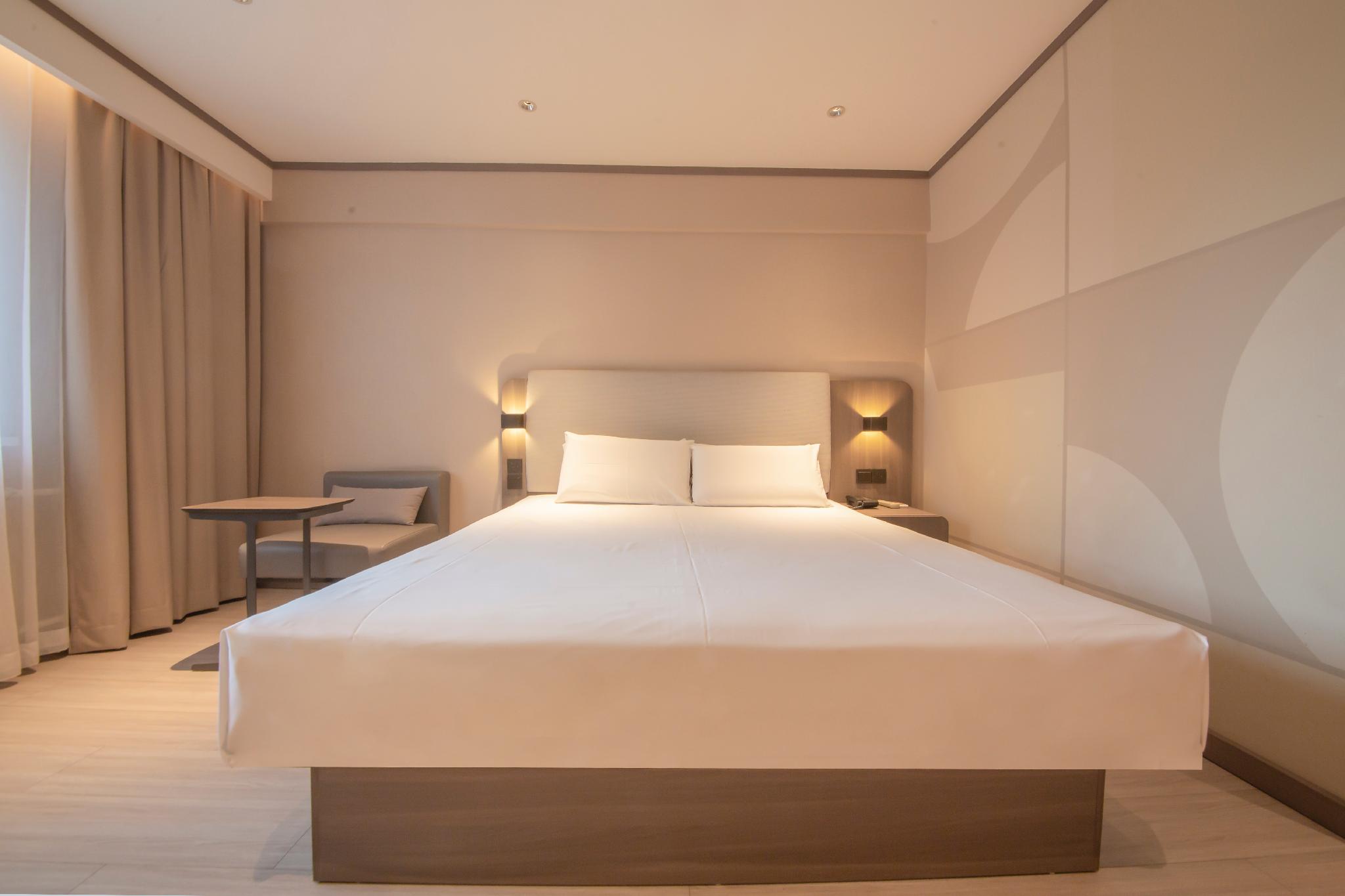 Room, Queen Bed