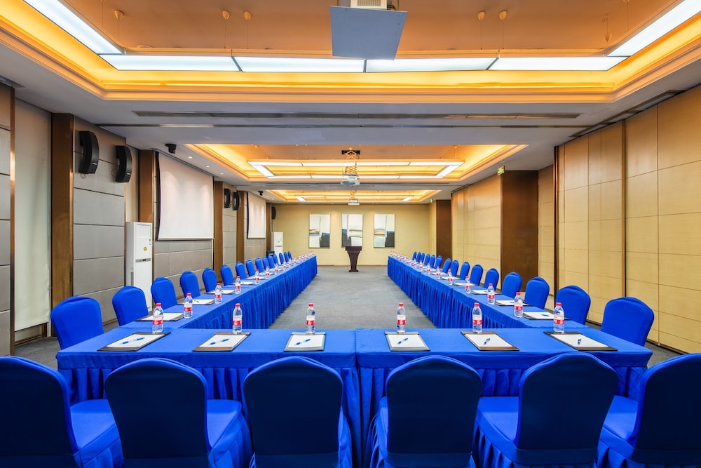 HOLIDAY INN EXPRESS SHENYANG GOLDEN CORRIDOR 41/49