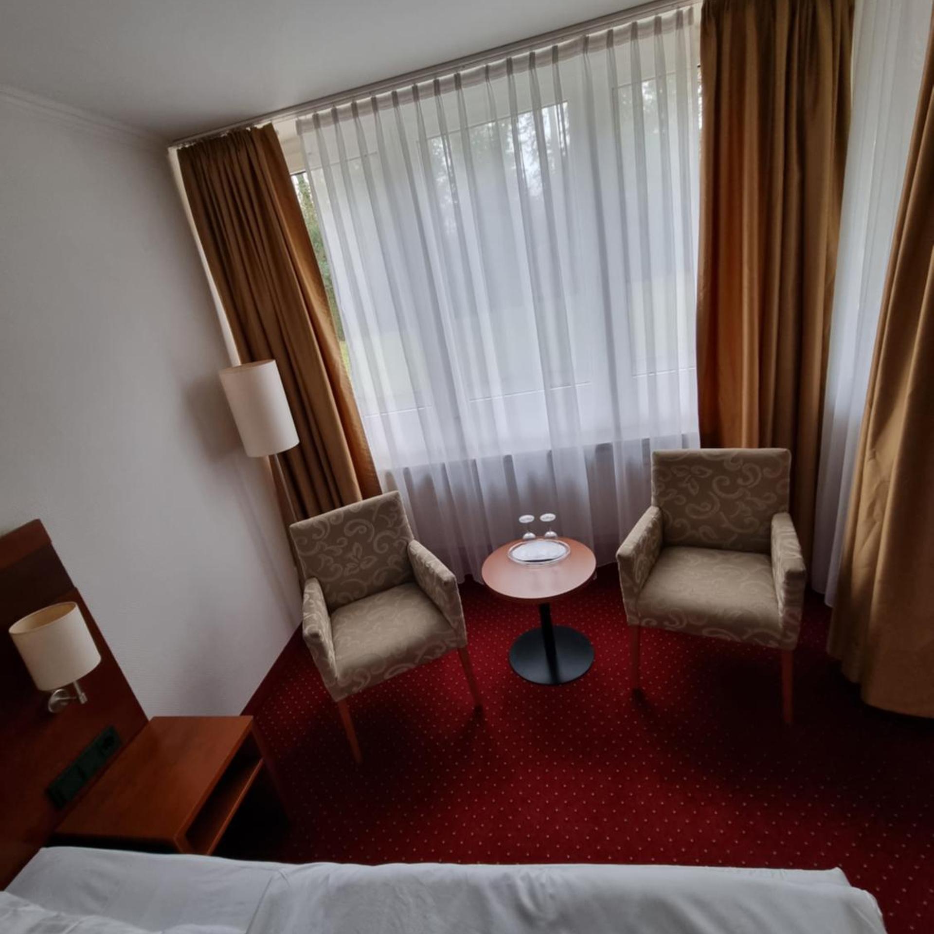 ROSENPARK LAURENSBERG HOTEL 36/45