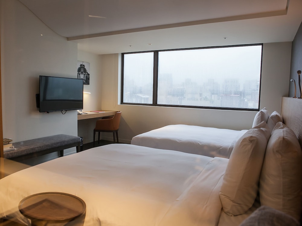 Royal Inn Taipei Linsen Huashan 1914 Creative Park 38/58