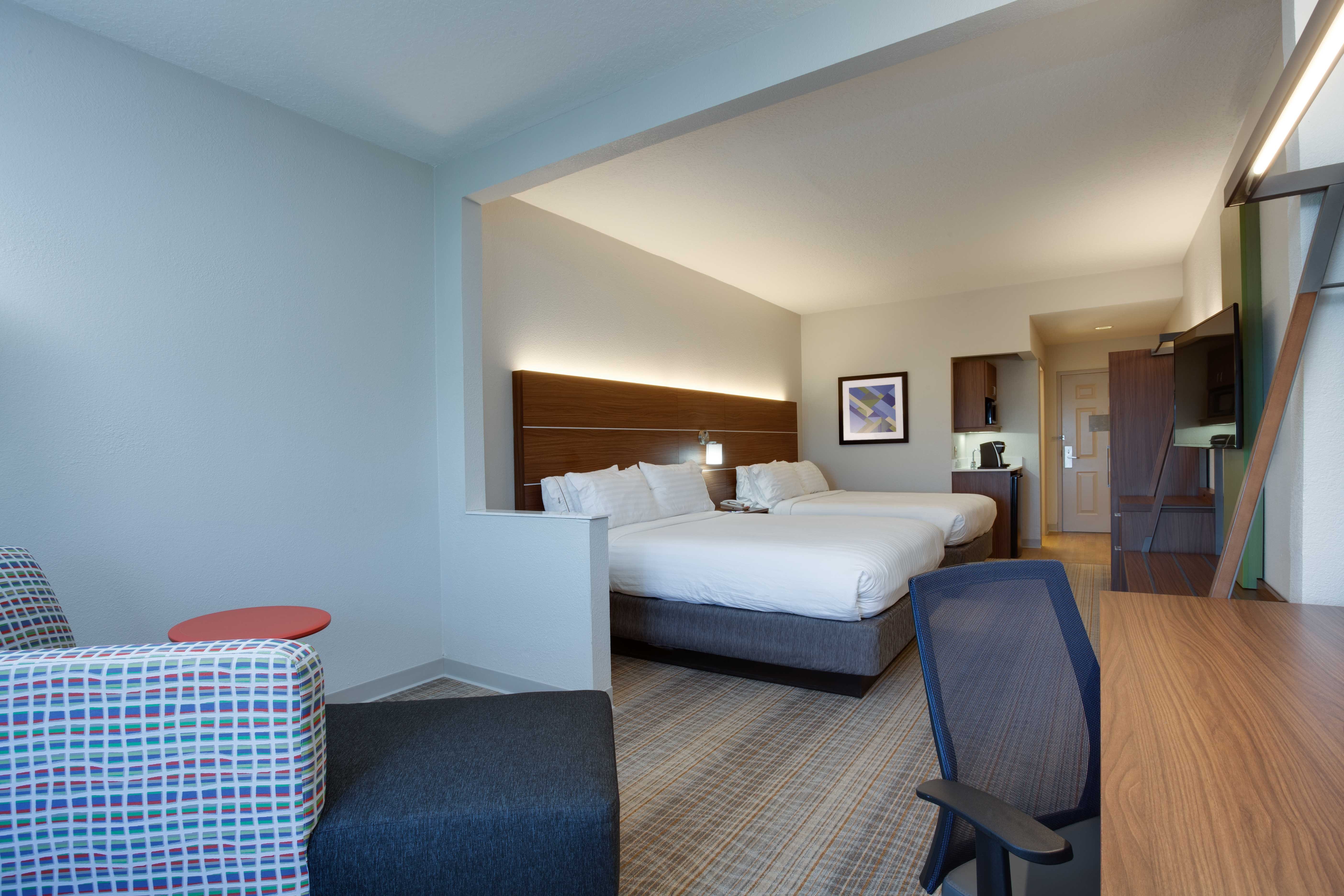 Holiday Inn Express And Suites Orlando International Airport 18/62