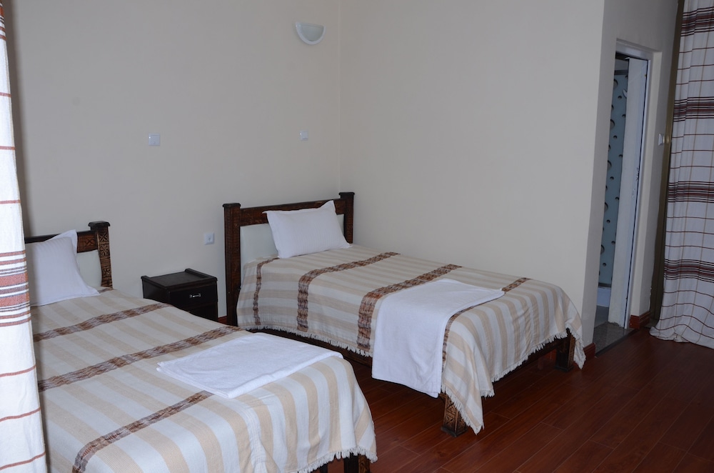 Zan-Seyoum Hotel 17/50