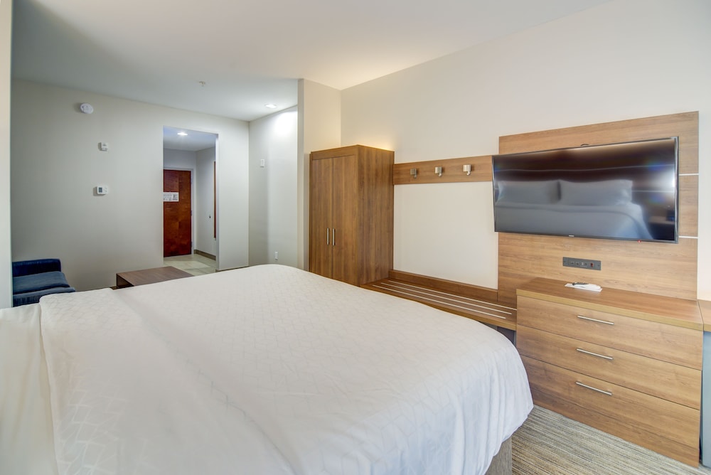 Holiday Inn Express Hotel And Suites Foley 12/75