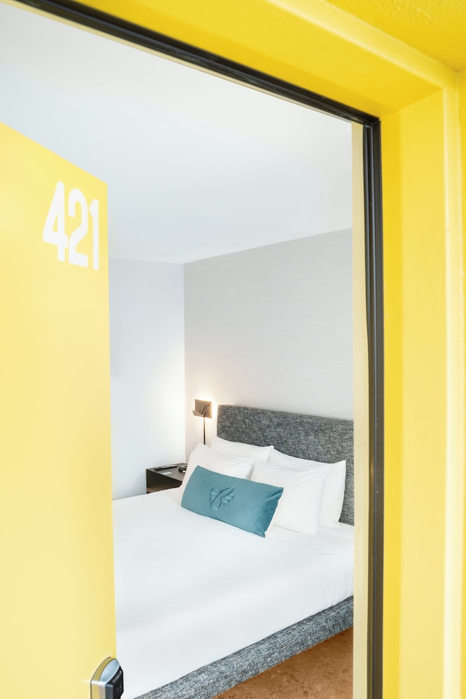 Burrard Hotel 21/65