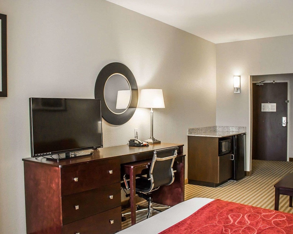 Comfort Suites Columbus East Broad 41/48