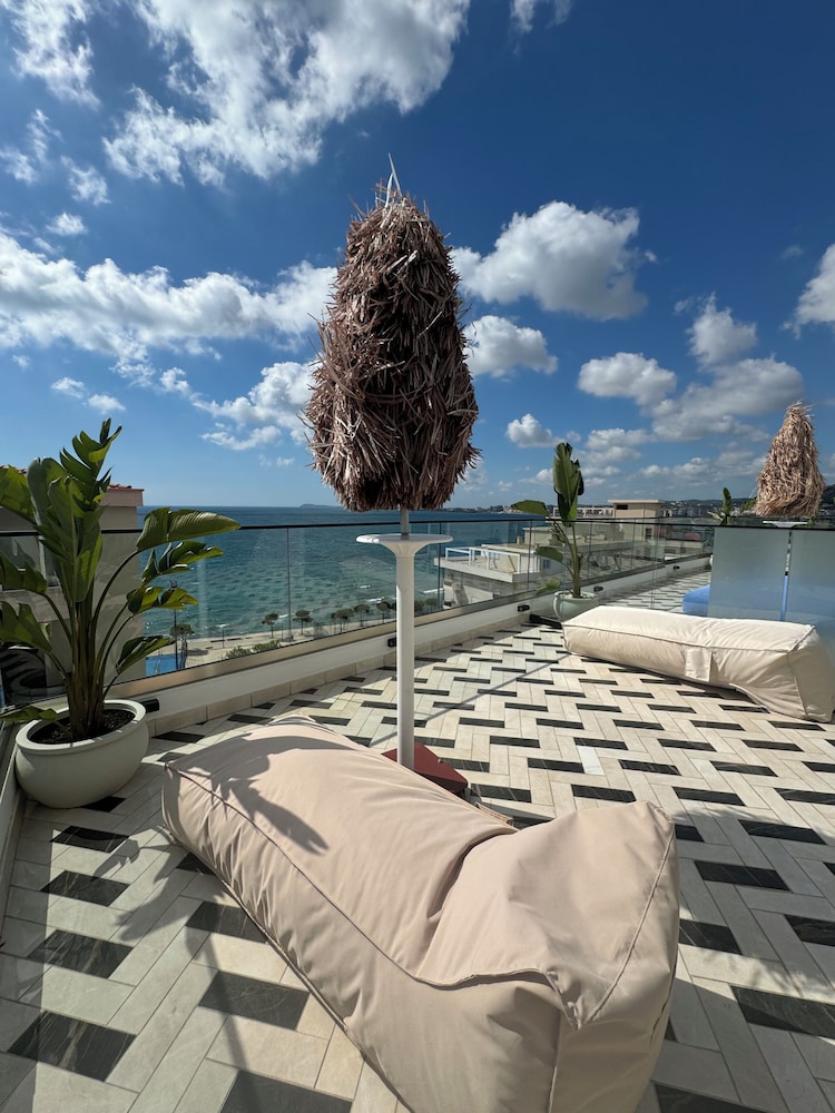 ADEA HOTEL 45/58