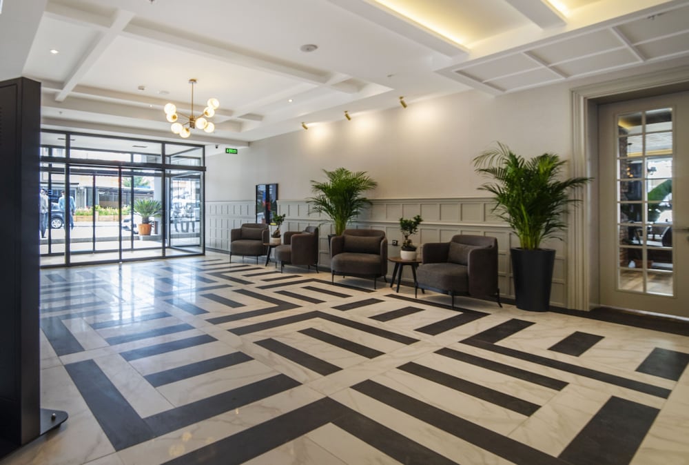 Levor Hotel 5/50