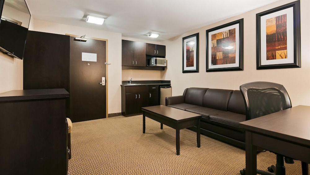 Best Western Bonnyville Inn and Suites 30/40