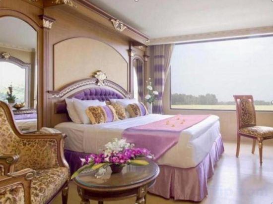 Superior, Double or Twin Bed