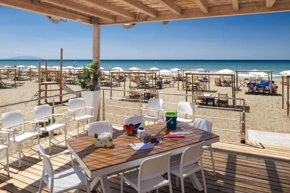 Tombolo Talasso Resort 56/72