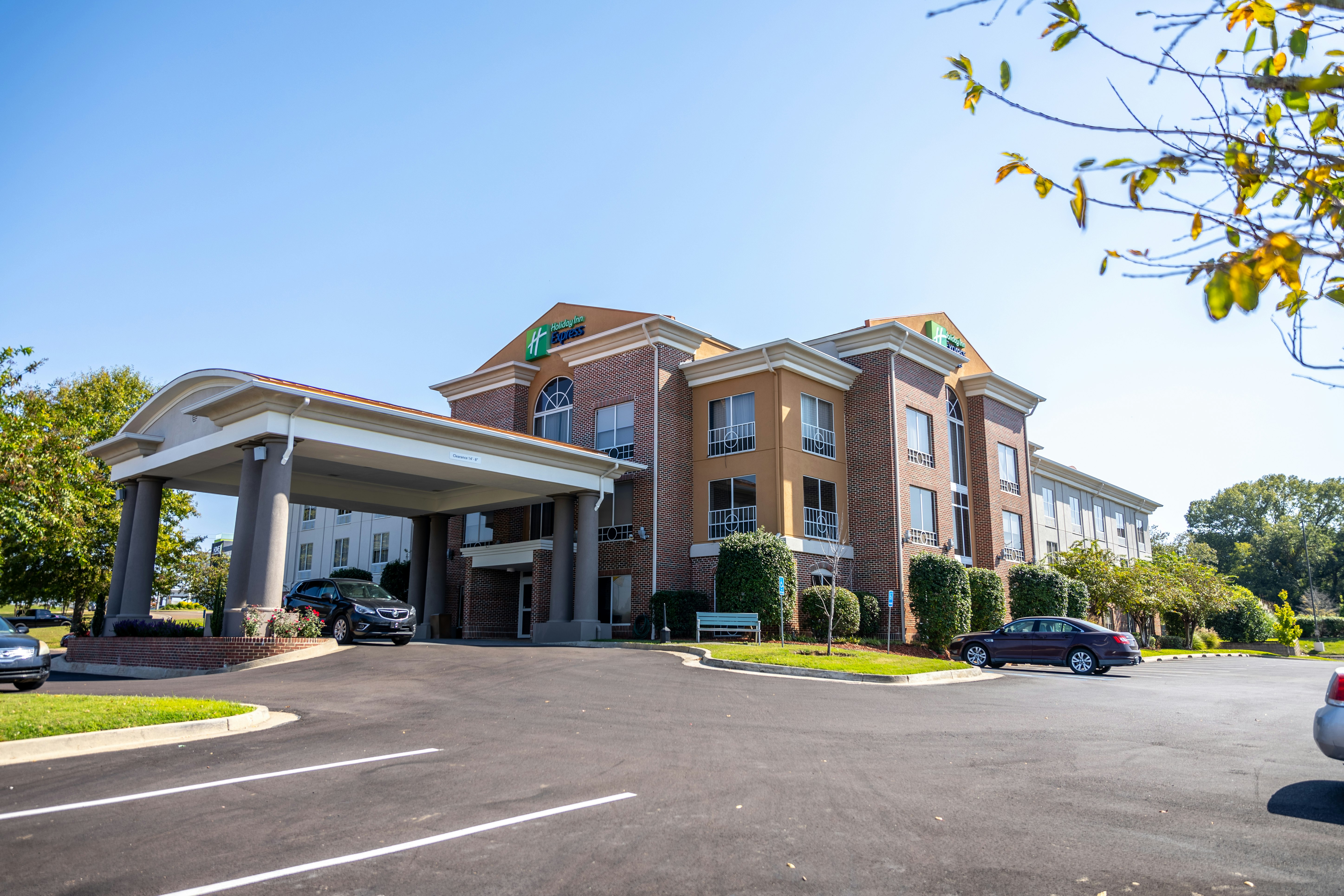 Holiday Inn Express Hotel & Suites Vicksburg 69/74