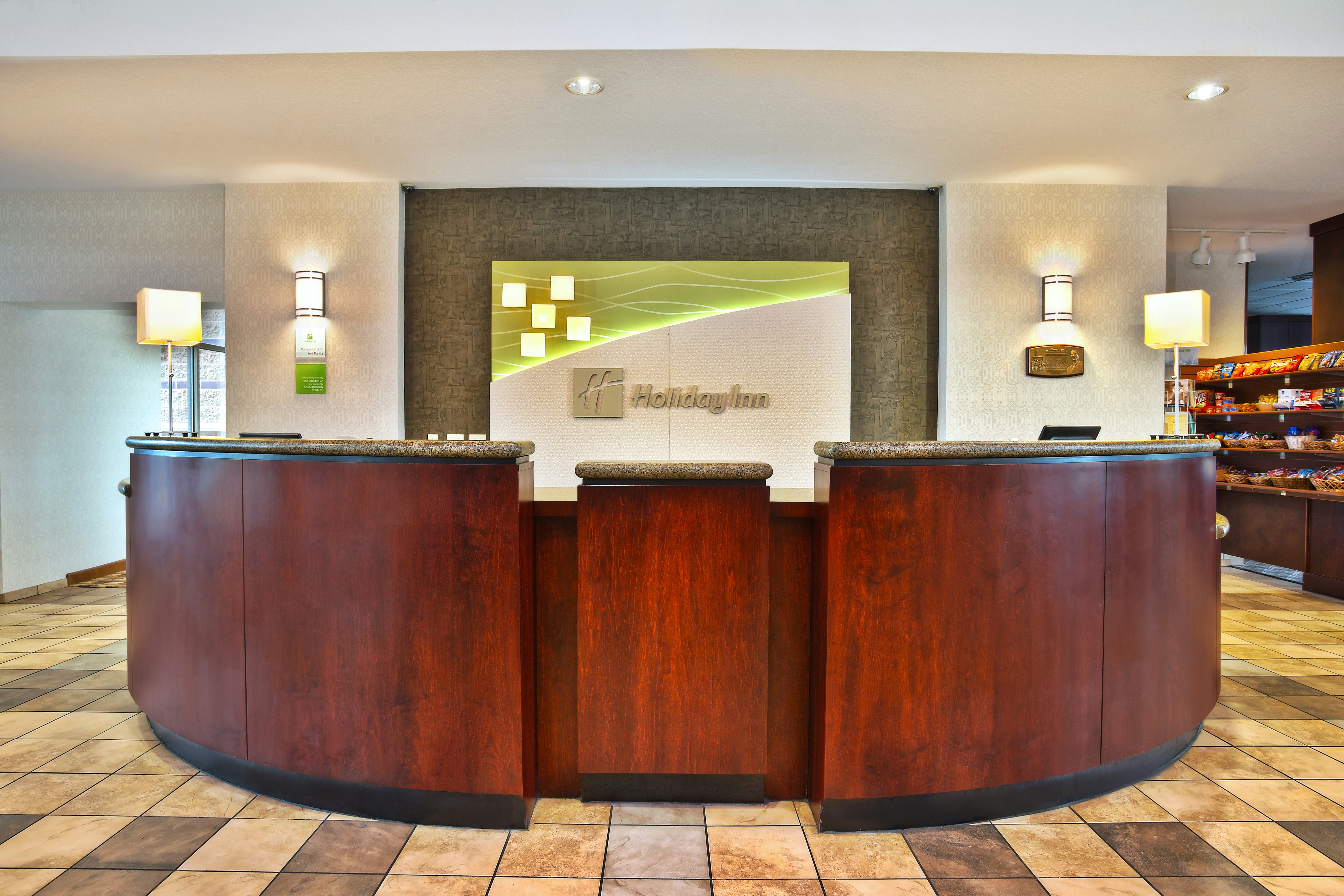 Holiday Inn & Suites Green Bay Stadium 6/39